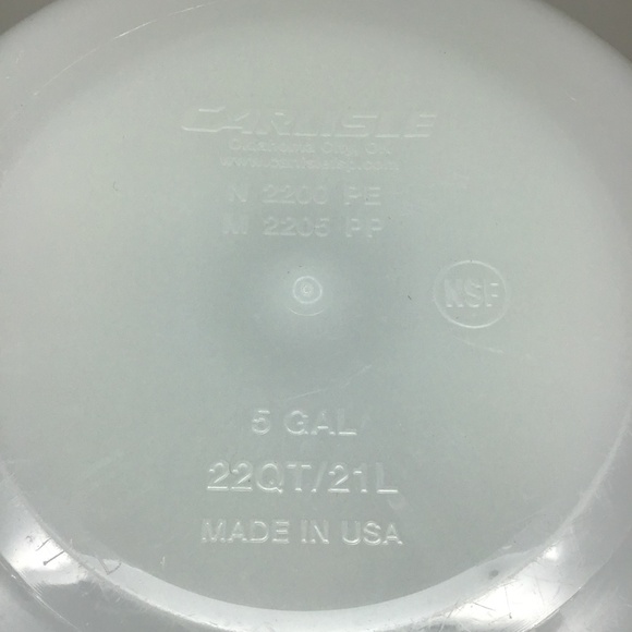 Carlisle 22 qt (5.5 gallons) Airtight Foodsafe Storage Container Bucket w/Lid - Picture 6 of 7